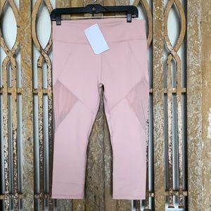 FABLETICS Mid-Rise Mesh Powerhold® Capri M NEW